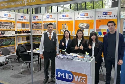 JMJD presenteert professionele stand op de tentoonstelling in Oezbekistan