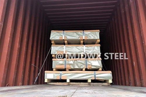 Laden, beveiligen en verzenden van aluminium platen